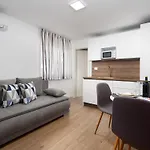 Mira 3*